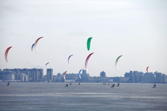 kite surfing